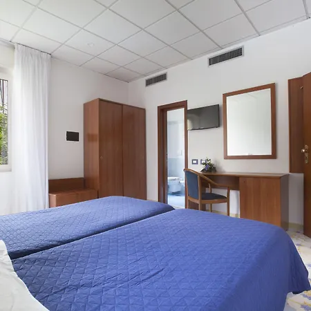 ホテル La Meridiana 4*