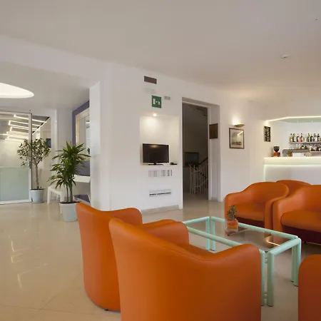 ホテル La Meridiana 4*